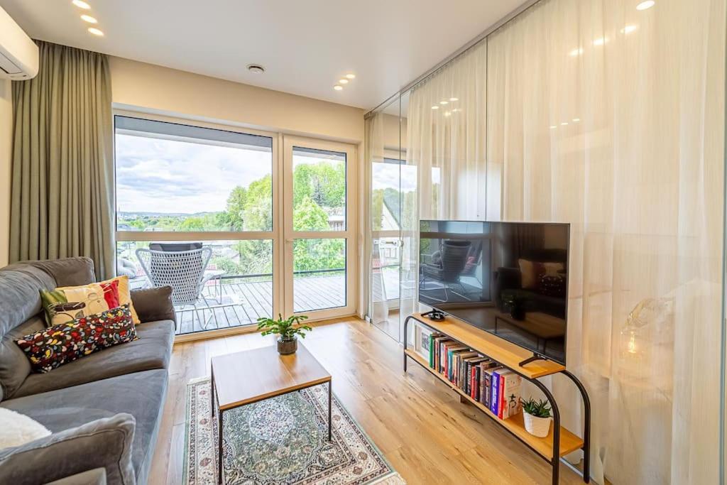 Sky Apartment With Free Parking And Balcony & Ac 카우나스 외부 사진