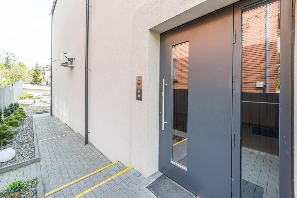 Sky Apartment With Free Parking And Balcony & Ac 카우나스 외부 사진