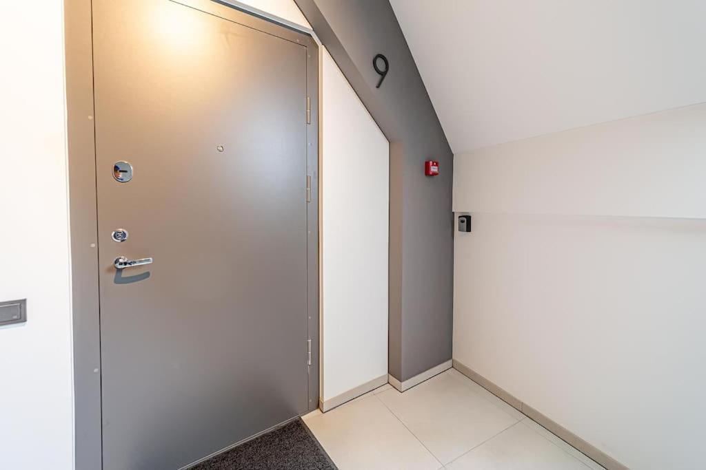 Sky Apartment With Free Parking And Balcony & Ac 카우나스 외부 사진